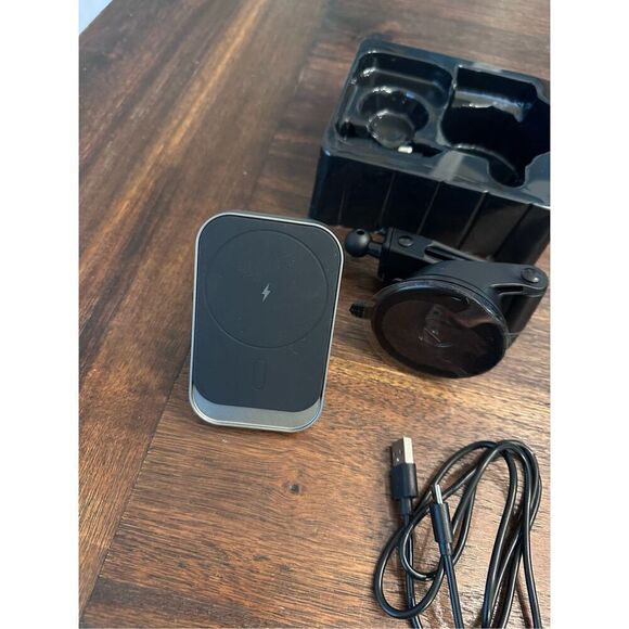 Magnetic phone holder and wireless charger for car. - Picture 6 of 10